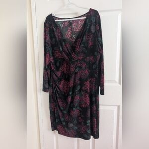 Chaps Floral V-Neck Dress Empire Waist Faux Wrap knee Length - Black and Pink 18